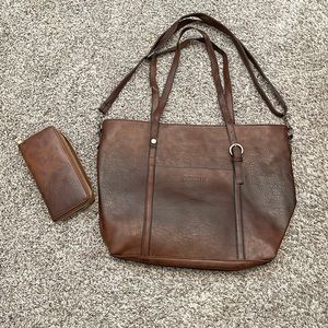 Woman’s brown Chenhan tote with matching wallet